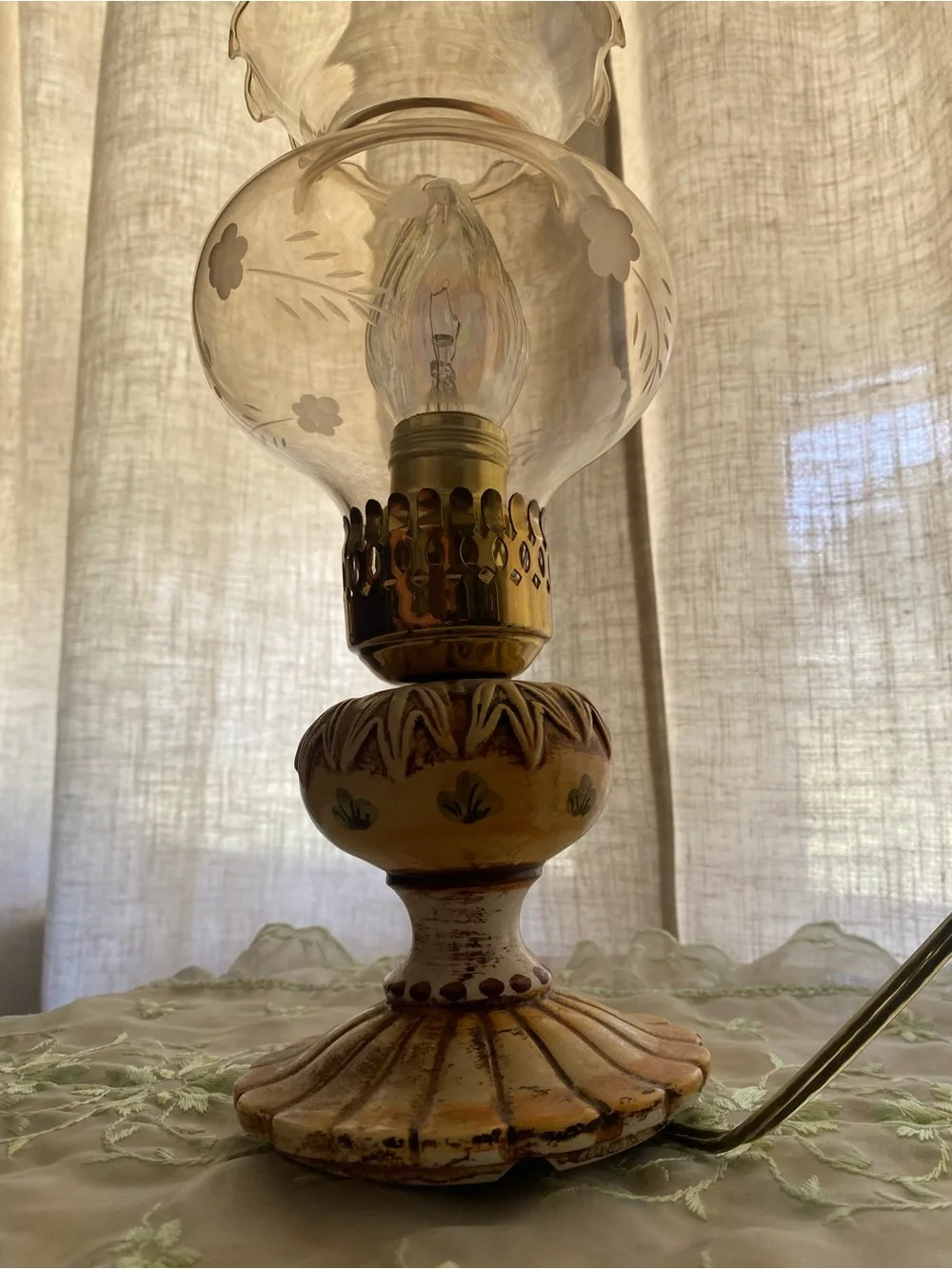 Mid-Century Gone With The Wind Style Electric Parlor Lamp Floral Hurricane Light